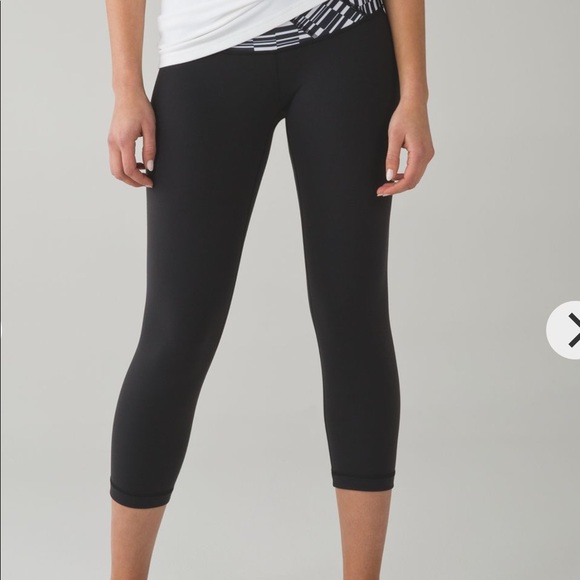 lululemon athletica Pants - Lululemon Wunder Under Crop III
Black / Ying Yang